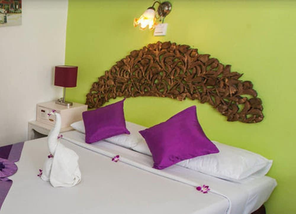Sawasdee Seaview Hotel